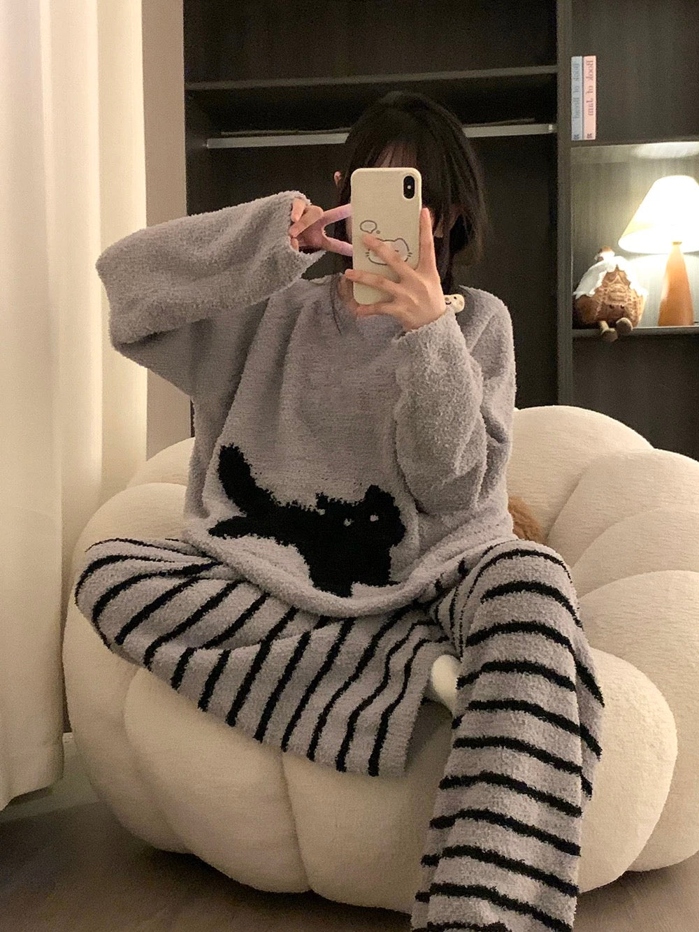 惊吓小猫图案冬季毛绒睡衣套装